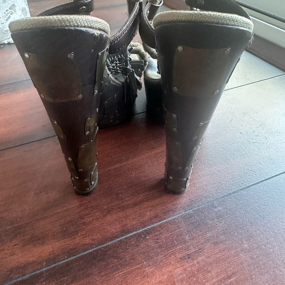 Yves Saint Laurent couture sandals, size 10 - Picture 5 of 7